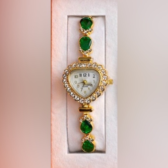 nobrand Accessories - Elegant Green and Gold Jewelry Set